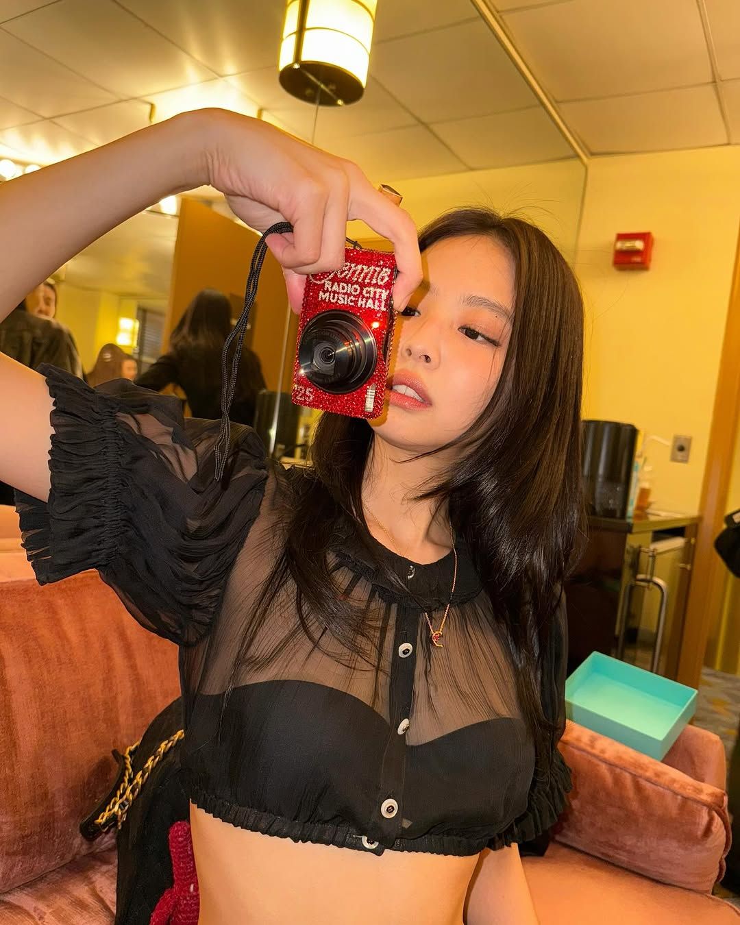 (Photo: Instagram / @jennierubyjane)