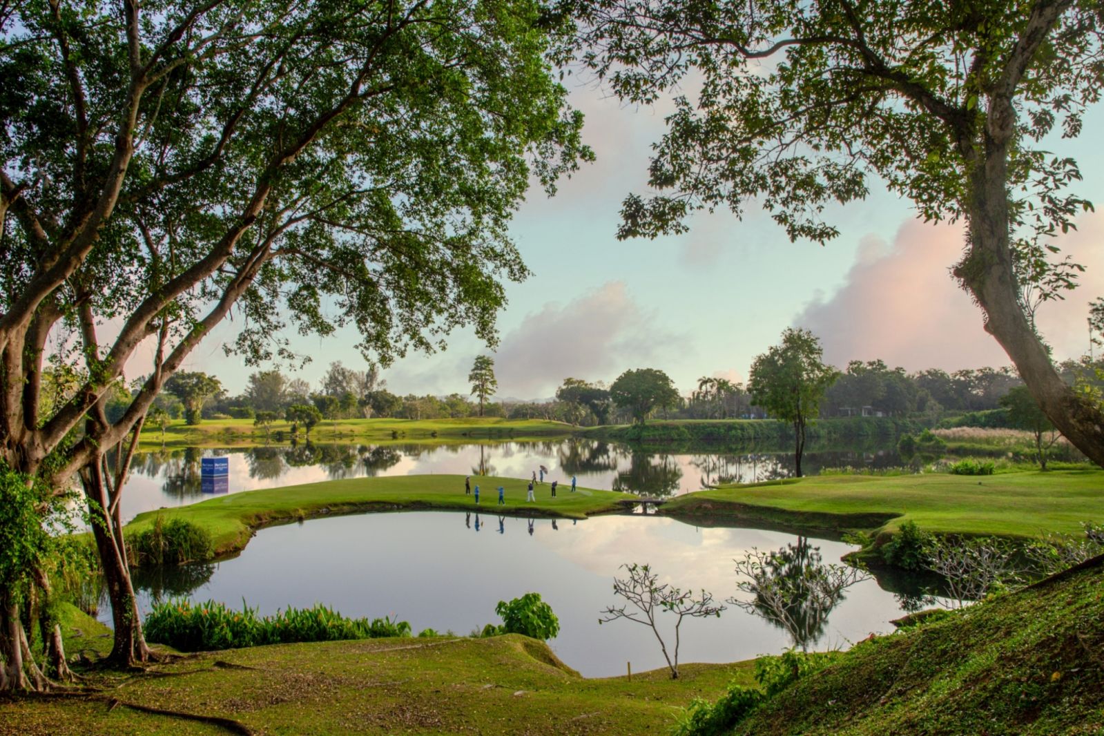 สนามกอล์ฟ Blue Canyon Country Club (ภาพ: Blue Canyon)