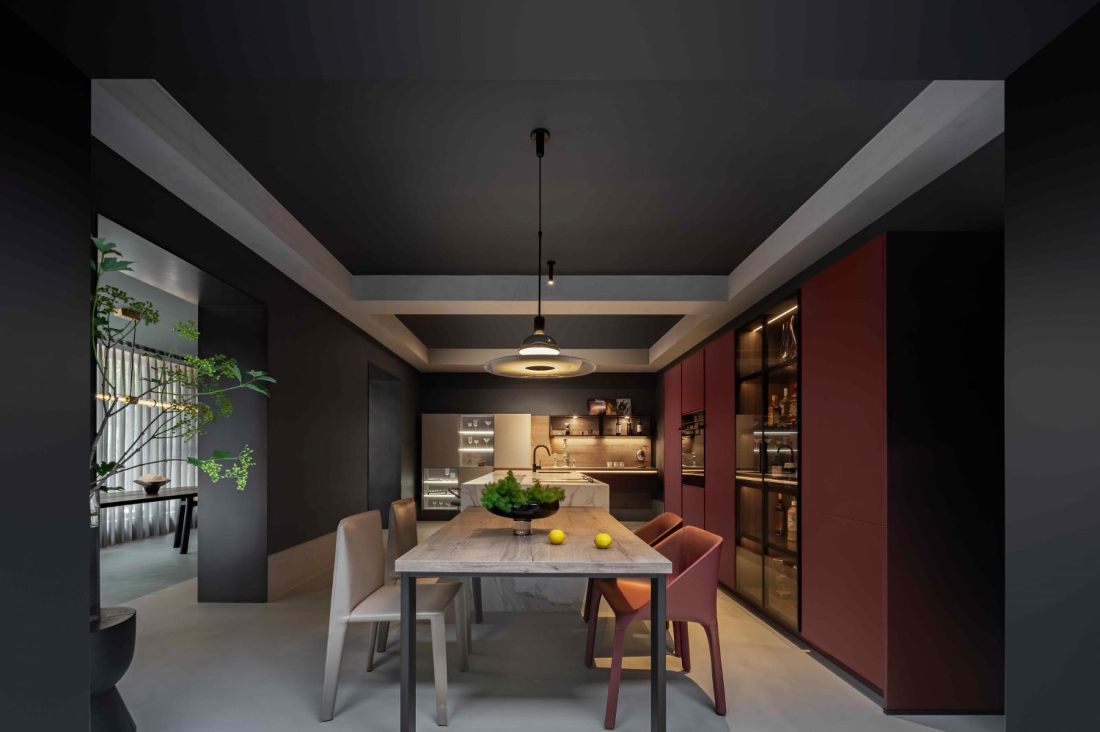 A refreshing sense of openness and transparency permeates the ground-level spaces