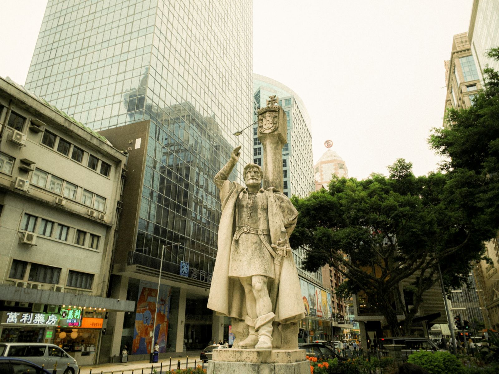 The statue of Jorge Álvares in Macau honours the Portuguese explorer, who, during the Age of Discovery, became the first European to reach China by sea (Photo: Angela Nicole Guiral)