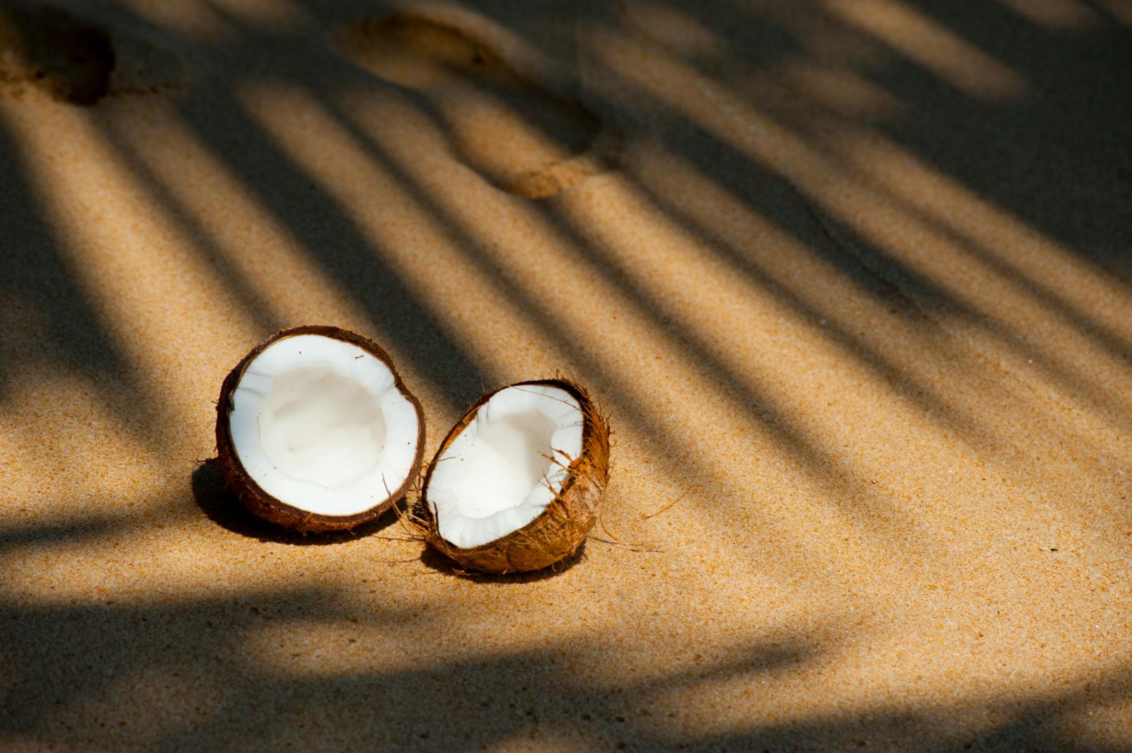 The list of Filipino skincare is not complete if coconut oil isn't on the list! (Photo: Alex P/Pexels)