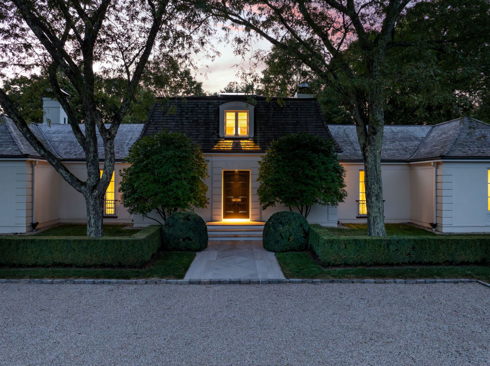 The residence was originally built in the 1950s once part of the original Wilshire Farm estate