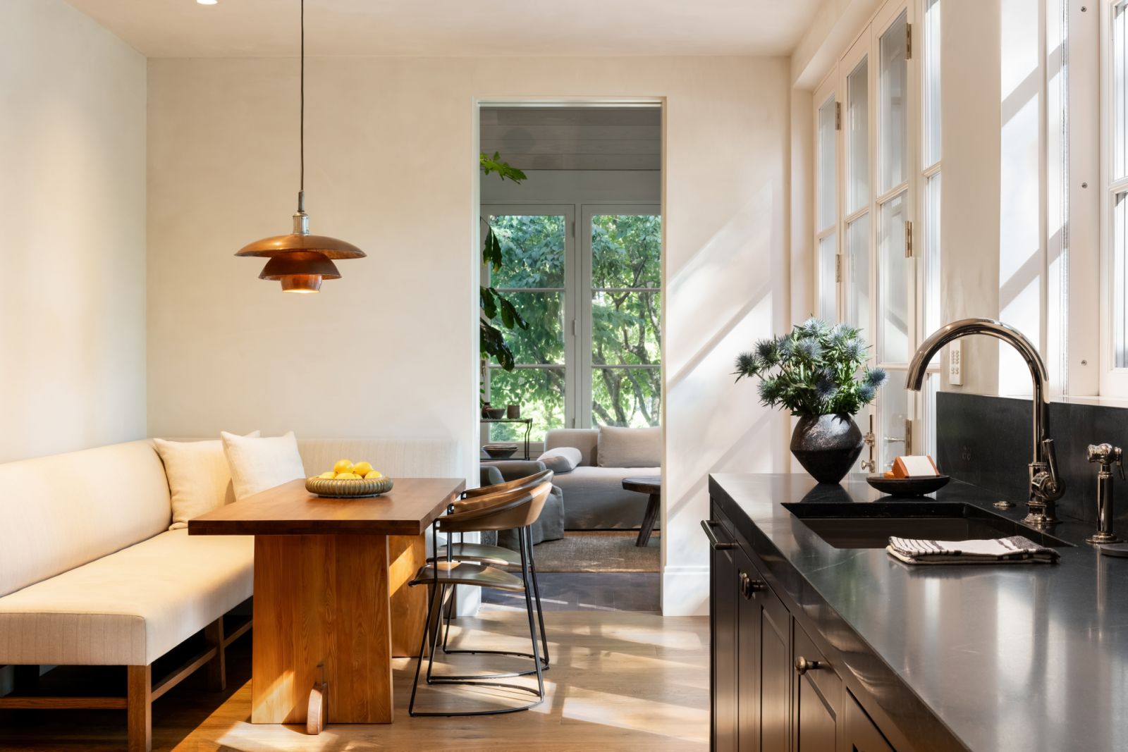 A cohesive flow and see-through lines from room to room