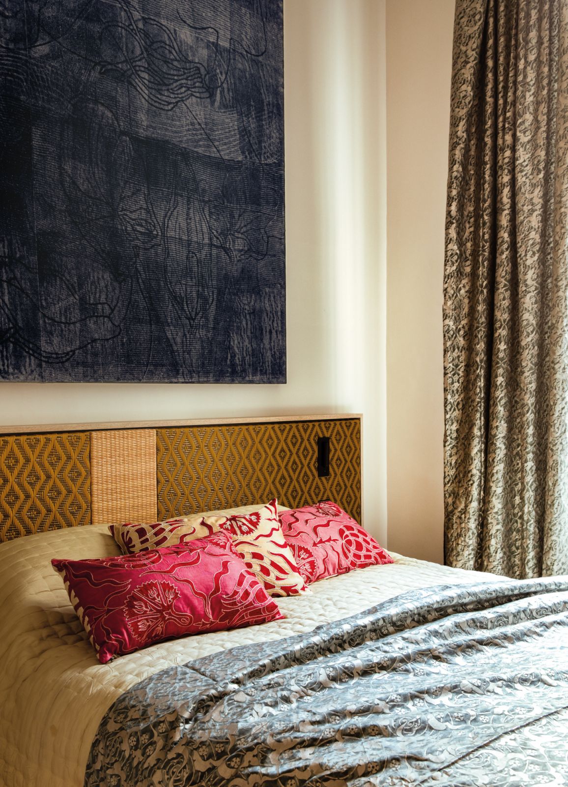 Elements inspired by nature are sensitively worked into the home’s design via themes, materials and shapes