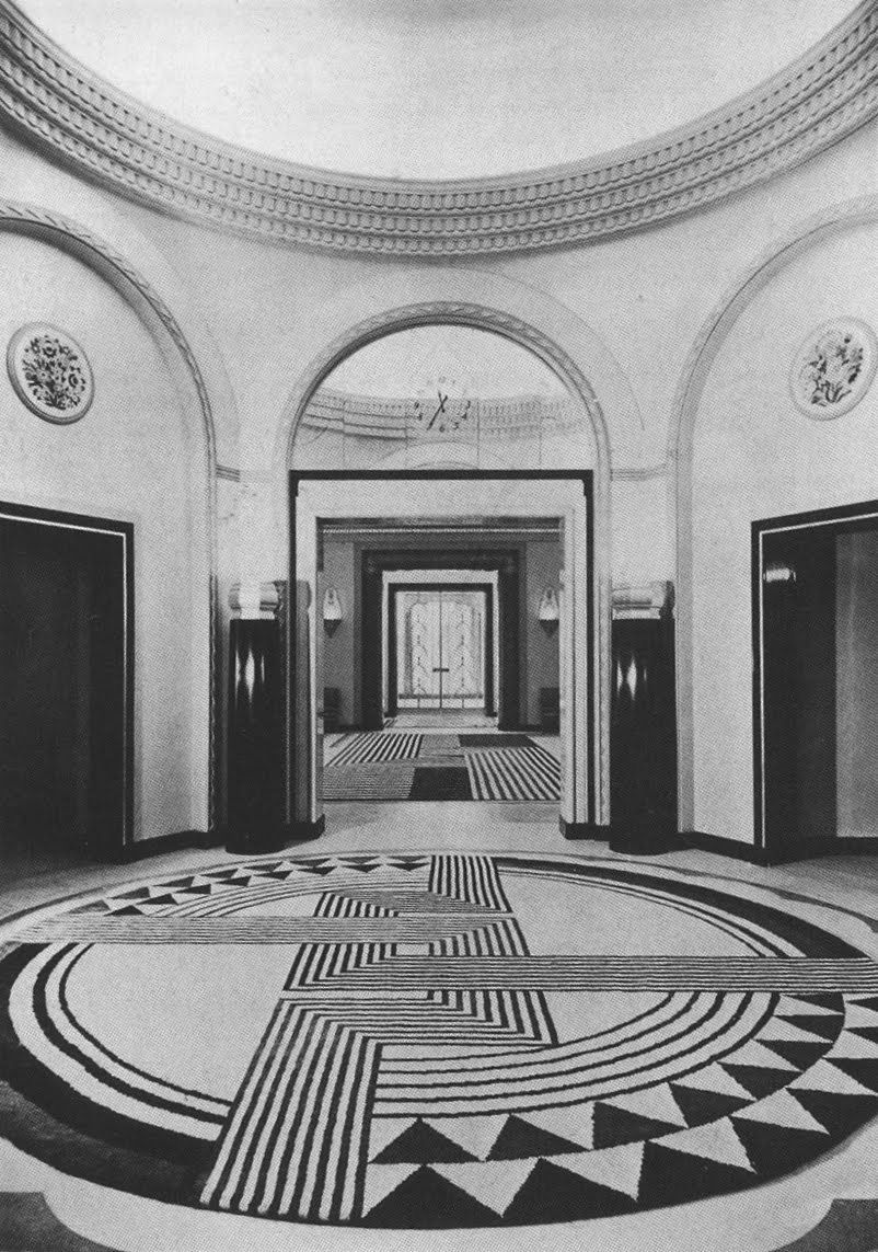 Geometric Art Deco-style carpets designed by Marion Dorn for the Claridge’s Hotel lobby in 1931 (Photo: WikiCommons)