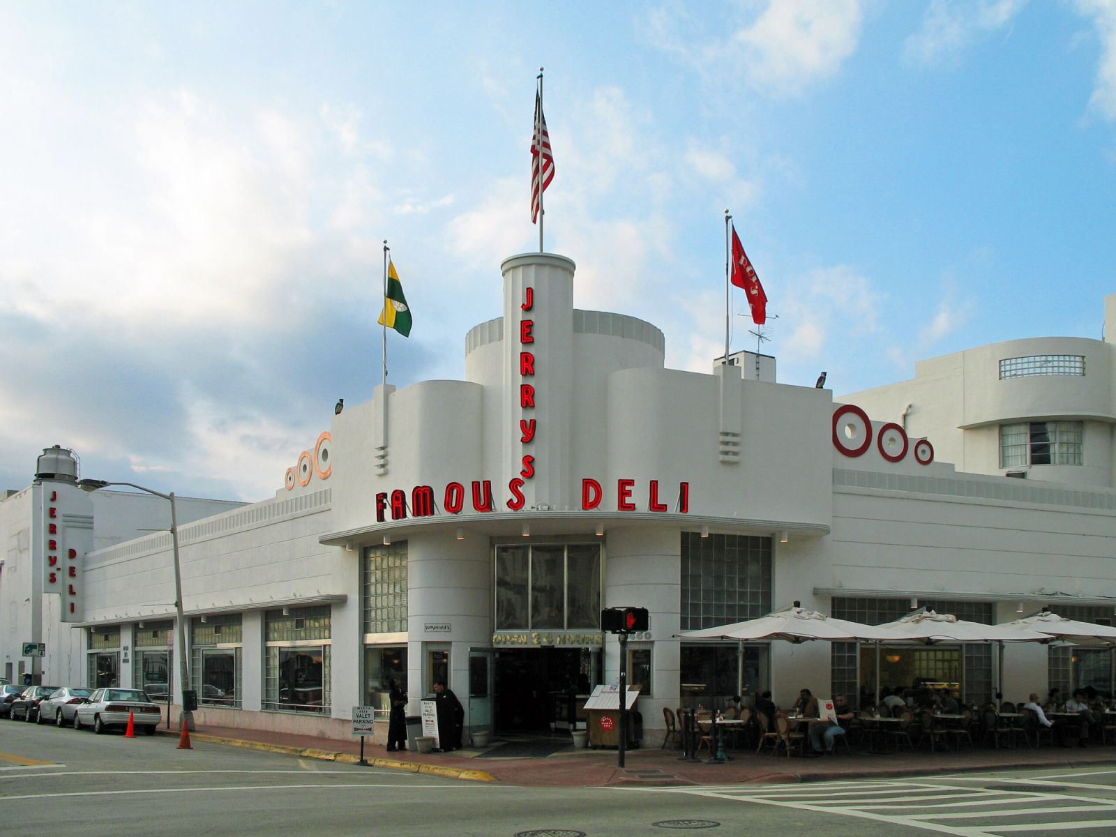 Jerry’s Famous Deli features a distinctive tropical interpretation of the Art Deco style (Photo: WikiCommons)