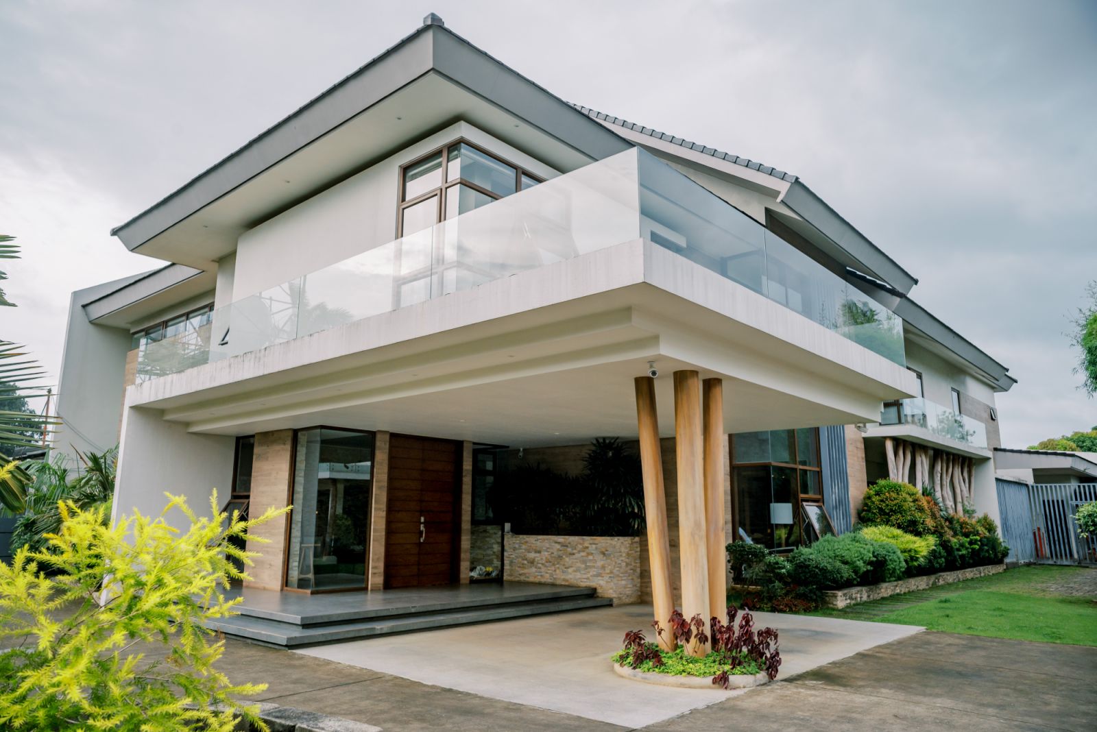 The exterior of an Ozamiz, Misamis Occidental home designed by M + S Studio