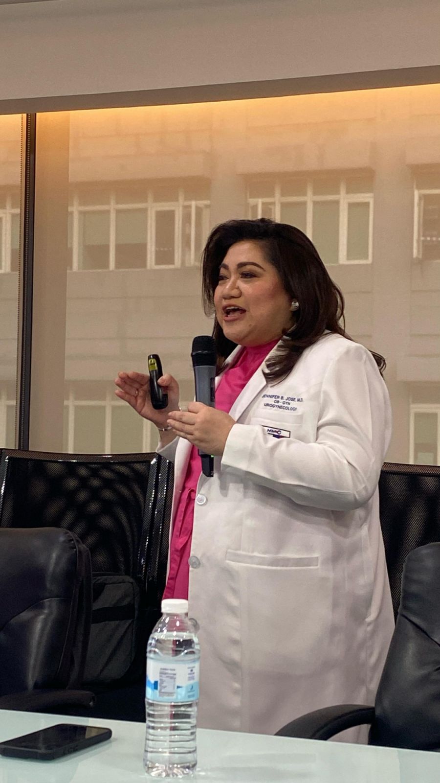Robotic Gynecology Surgeon Dr Jennifer Marie Jose explains the advantages of Da Vinci XI robotic surgery (Photo: Jove Moya)