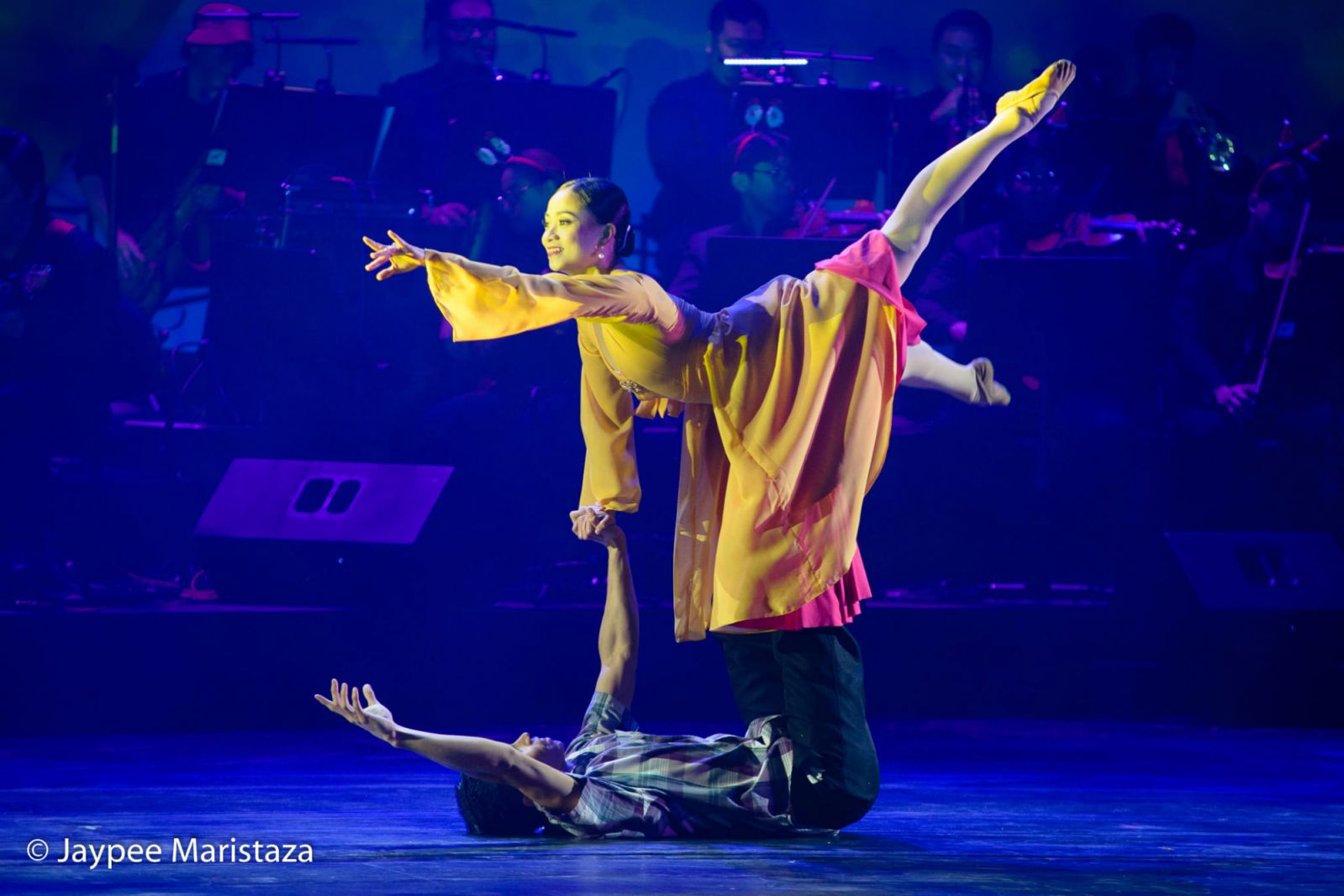 Contemporary dance: Mari Dance (Photo: Jaypee Maristaza)