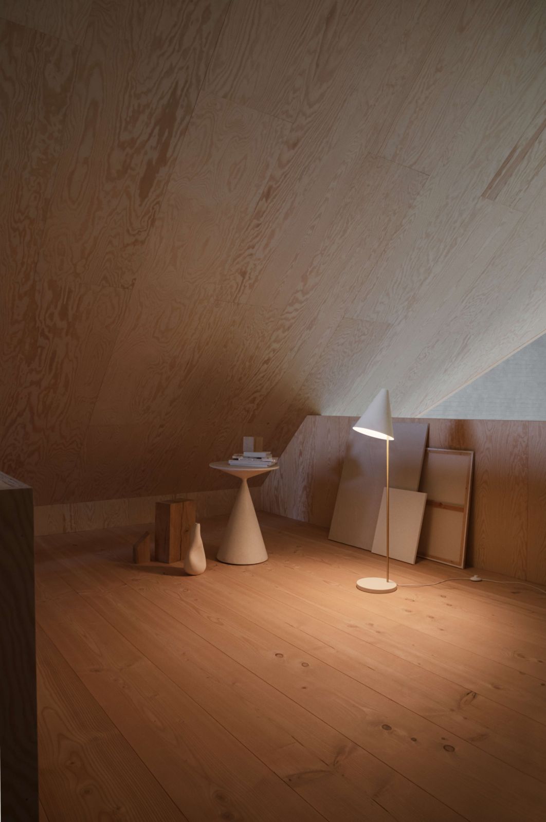 The Mosaik floor lamp by Danish lighting designer Lyfa