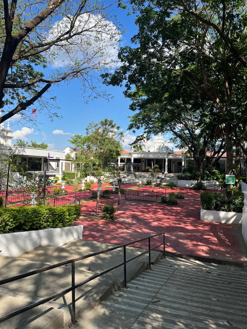 A courtyard inside Monasterio de Tarlac (Photo: Gabriel Bohol)
