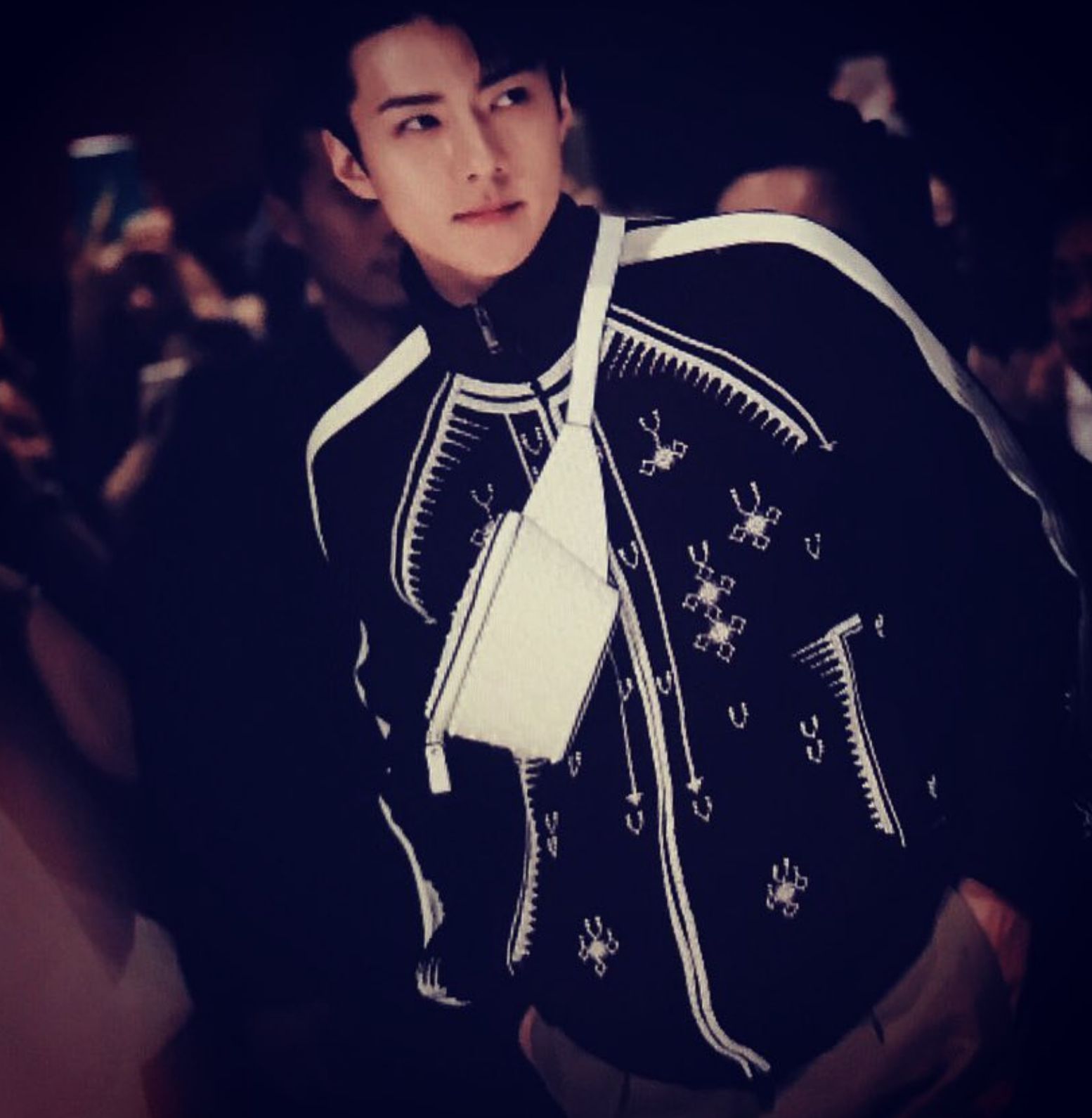 Global Turn. Sehun’s relationship with luxury fashion houses began to deepen as the years passed by. Front-row appearances and editorial spreads followed, and with them came a new sartorial sensibility. Tailored overcoats, turtlenecks, and the occasional silk scarf made their way into his rotation. His fashion week appearances began generating as much buzz as his stage performances (Photo: @oosehun/Instagram)