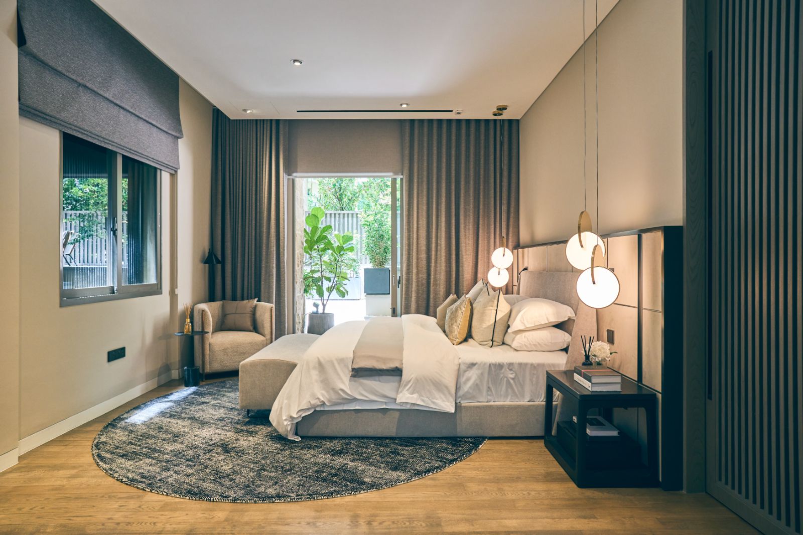 The townhouse’s comparably compact and cosy master suite