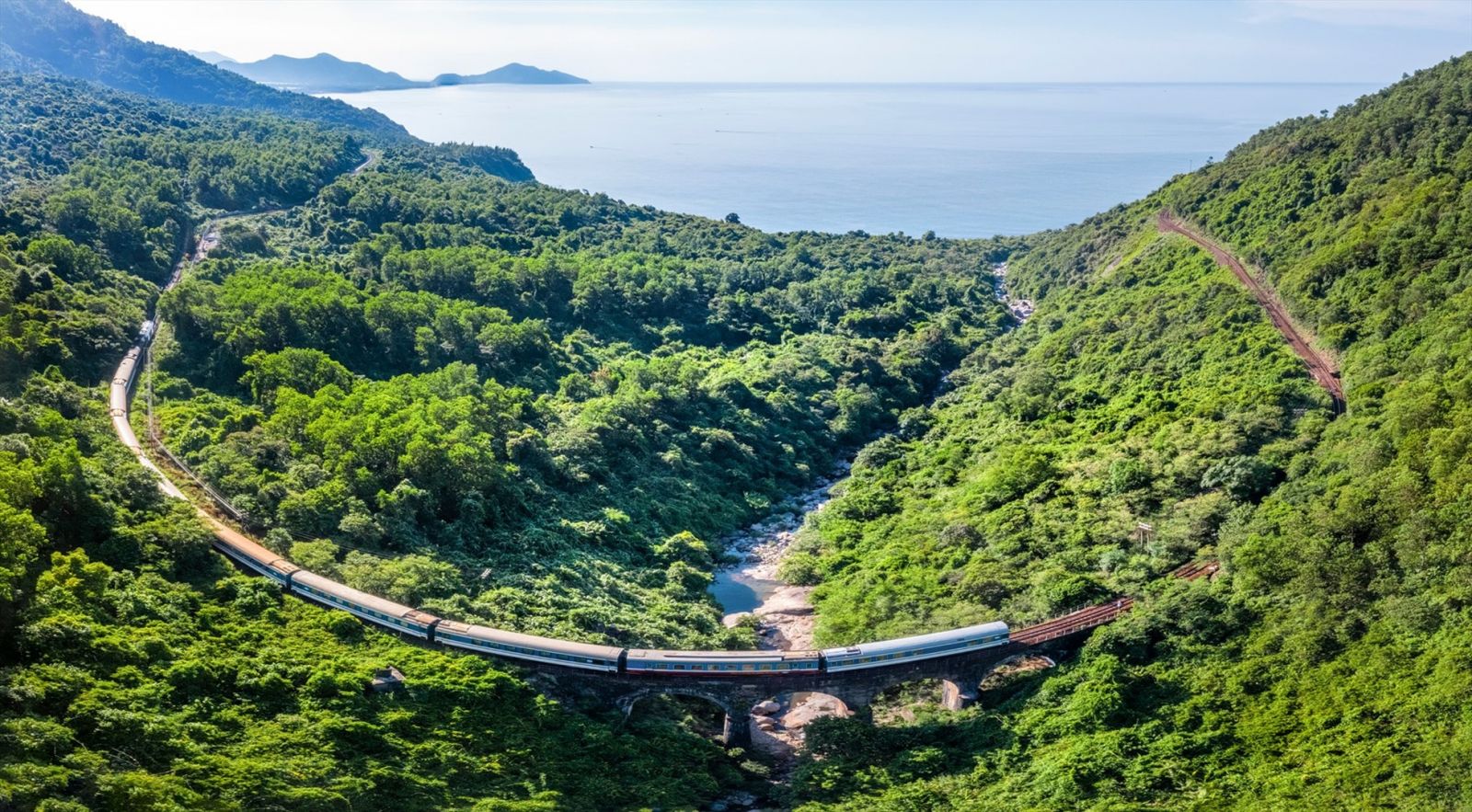 Trains are increasingly favoured for short trips as a preferred mode of transport. (Photo: The Vietage)