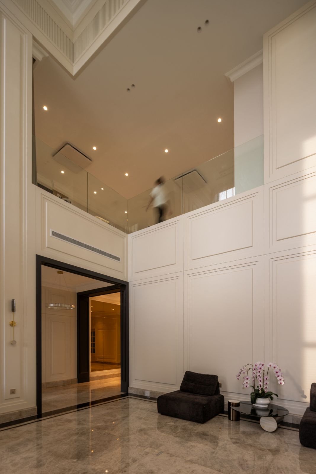 A double volume height atrium wows guests