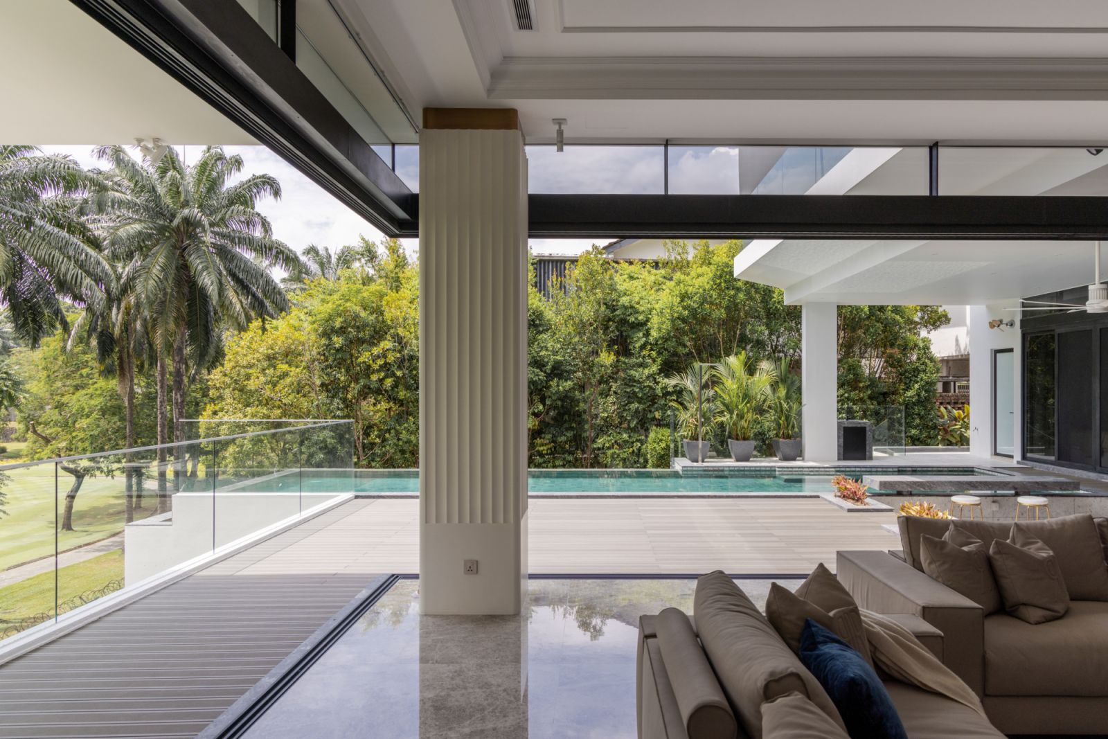 The sunken deck wads designed for intimate family gatherings