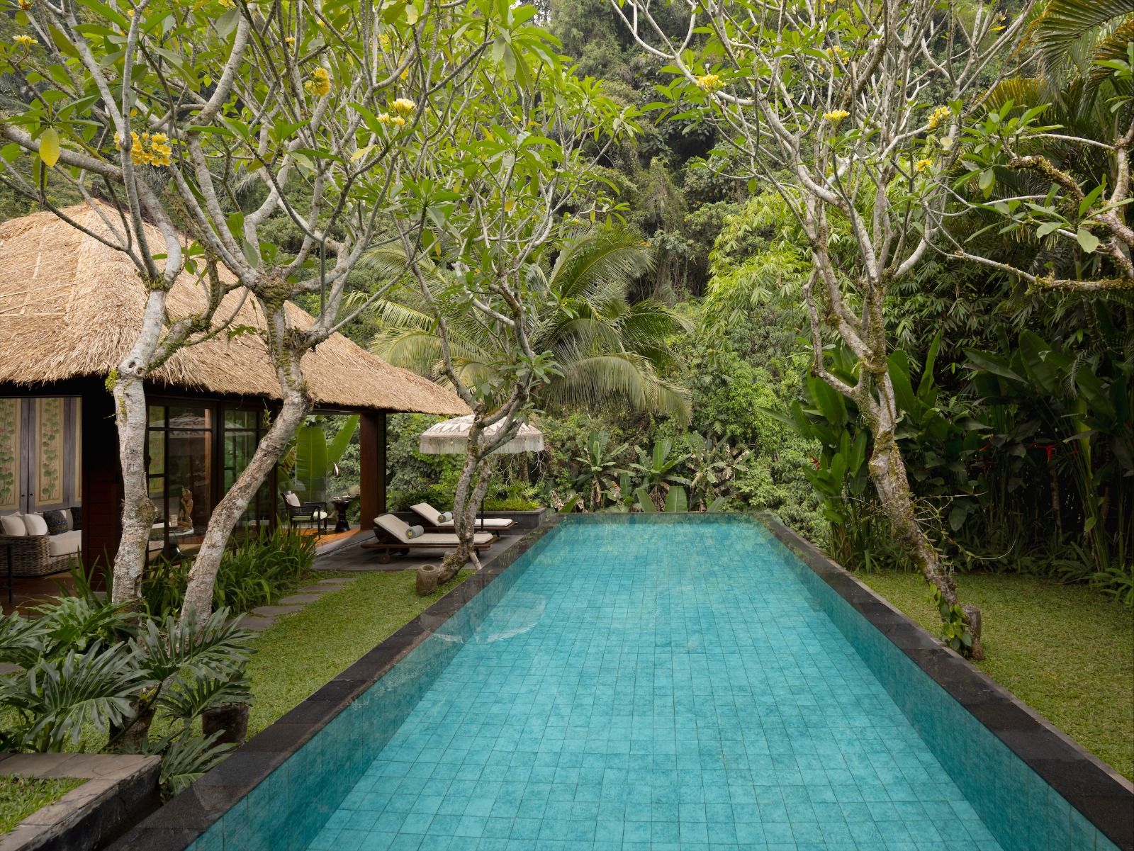 Di saat keseharian menjadi semakin sibuk dan dinamis, sebuah wellness retreat menjadi pilihan untuk bisa tidur dengan nyenyak. (Foto: Mandapa Reserve)