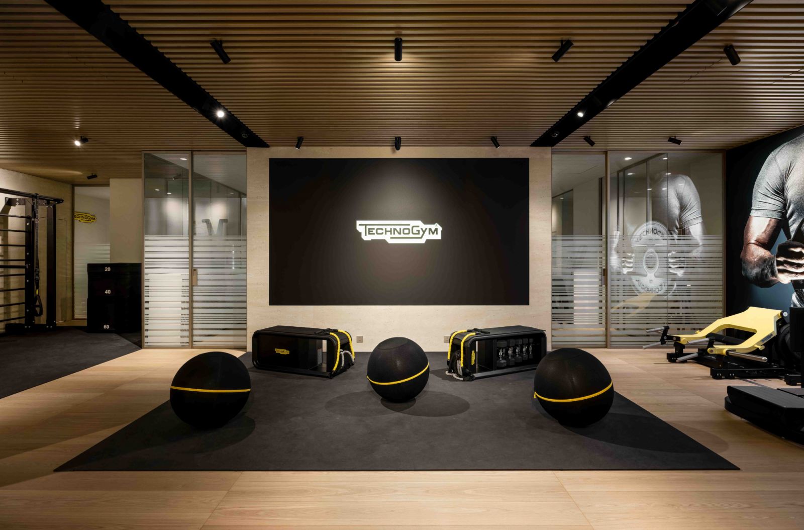 Technogym現代極簡的精緻品味,能與室內設計完美融合,更為全球五星奢華酒店、頂級健身俱樂部、豪華私人住宅指定選用。