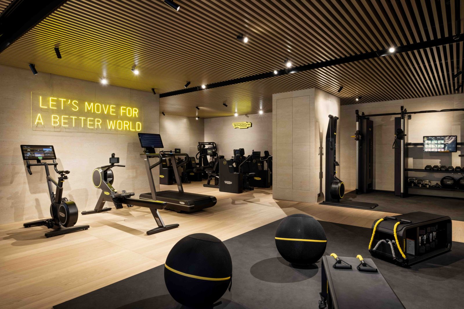 Technogym mywellness®平台,呈現專屬個人健身計劃與各項數據追蹤,皆讓各種運動目標更具專業效率與個性化體驗。