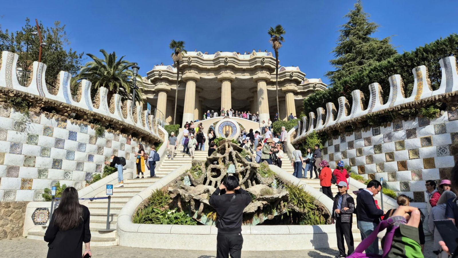 Inside Park Güell (Photo: Park Guell Entradas)