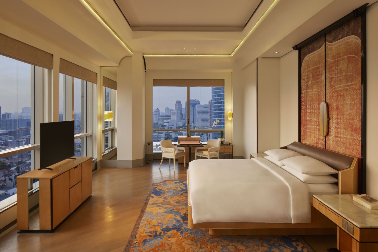 One king bed corner deluxe