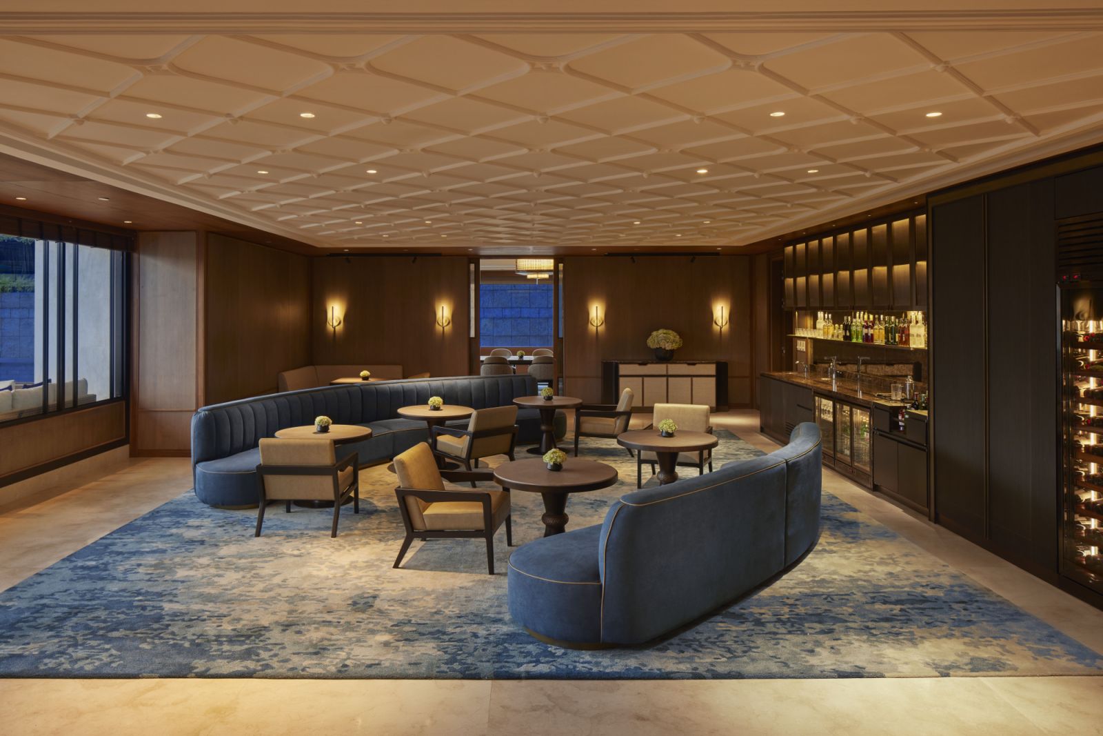 The bar at The Club at Keraton at The Plaza