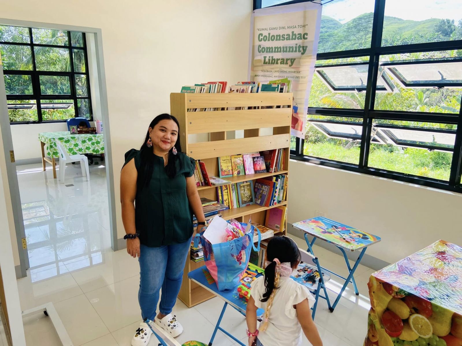A glimpse of Elizabeth Quijano at the Colonsabac Community Library