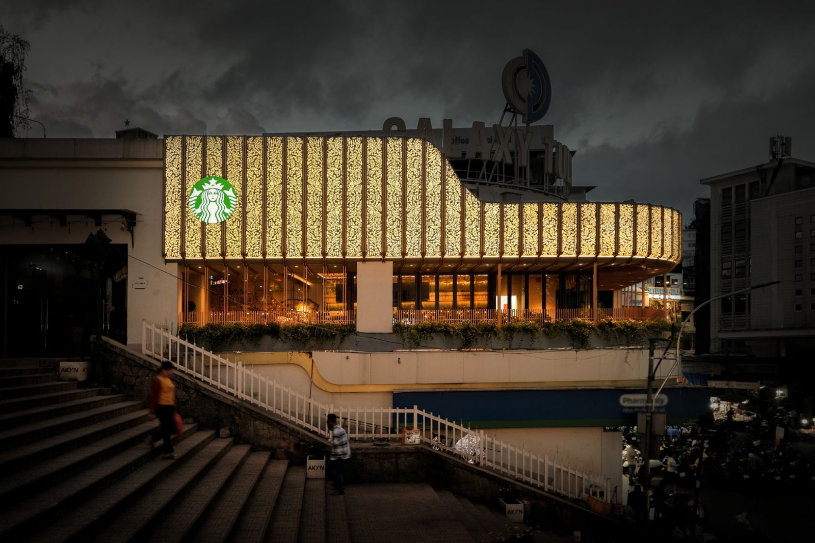 Starbucks Galaxy Tulips marks the brand’s debut in Da Lat (photo: Facebook/Starbucks Vietnam)