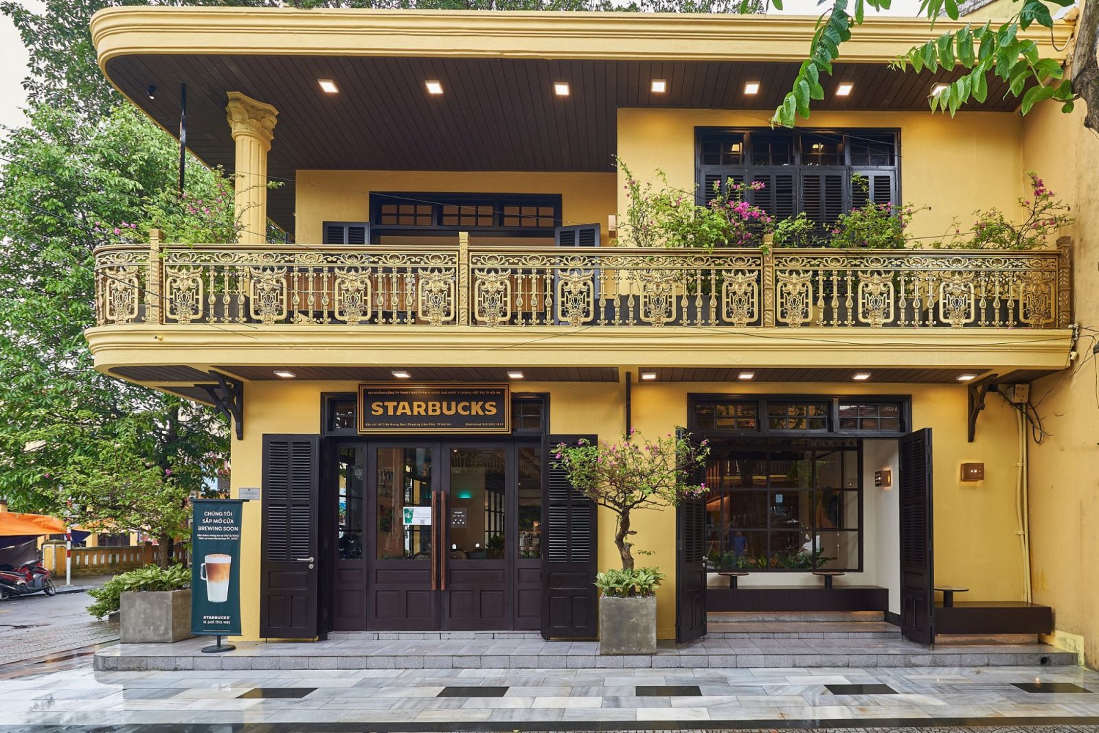 Set at 40 Tran Hung Dao, Starbucks Hoi An offers a distinctive experience—where global presence meets a heritage backdrop (photo: Facebook/Starbucks Vietnam)