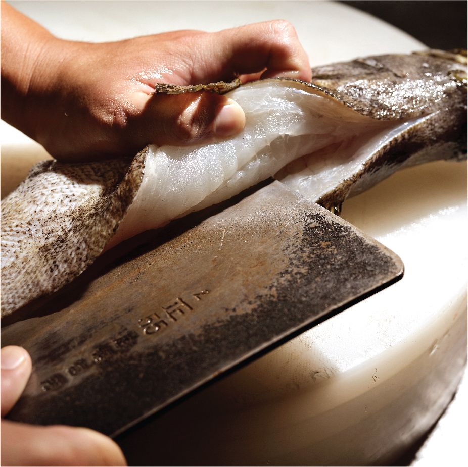 Skilled and knowledgable staff of South Sea to bring out the best of your chosen seafood (Photo: South Sea Seafood)