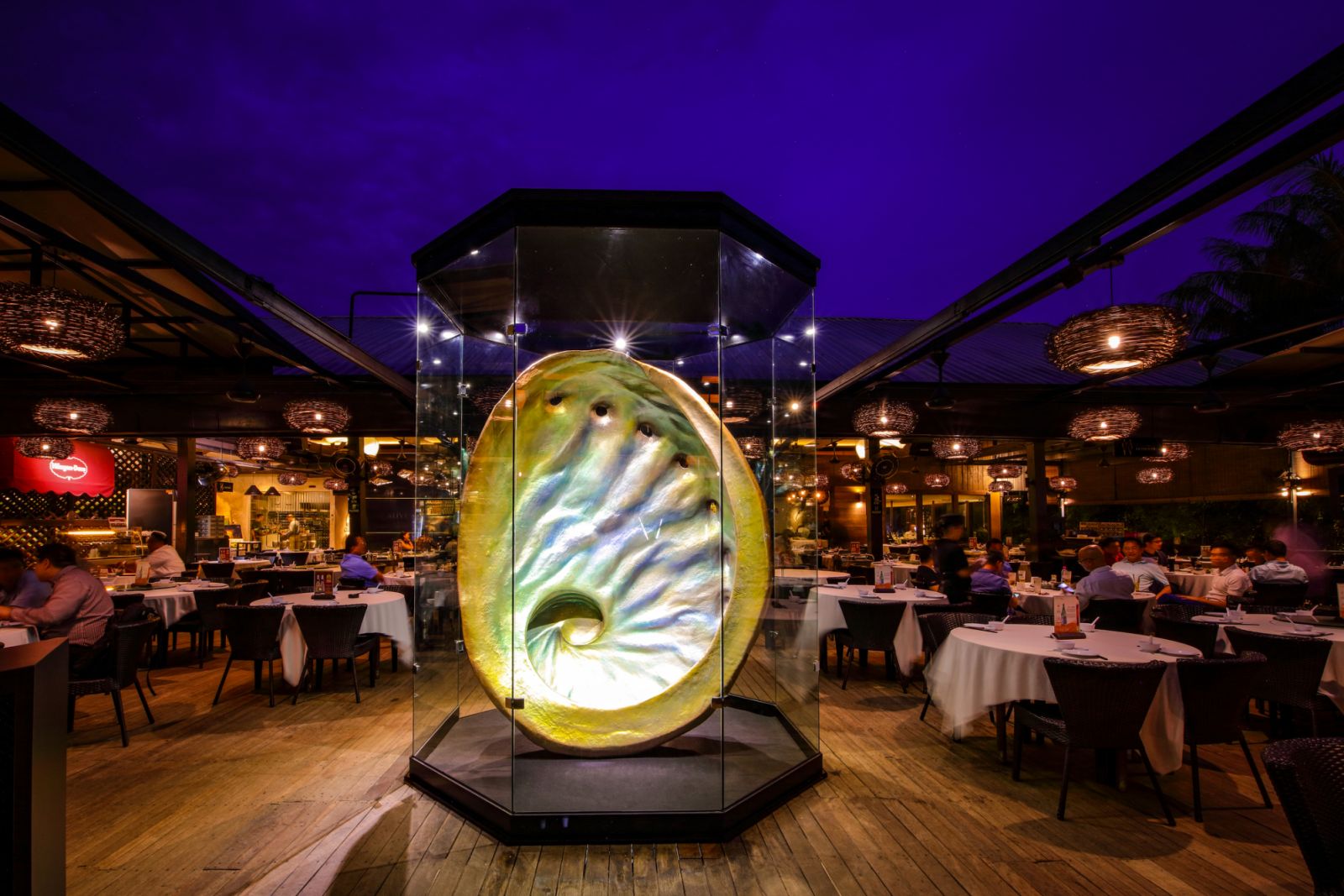 The stunning interior of South Sea Seafood, enveloping you into a realm of multi-sensory dining (Photo: South Sea Seafood)