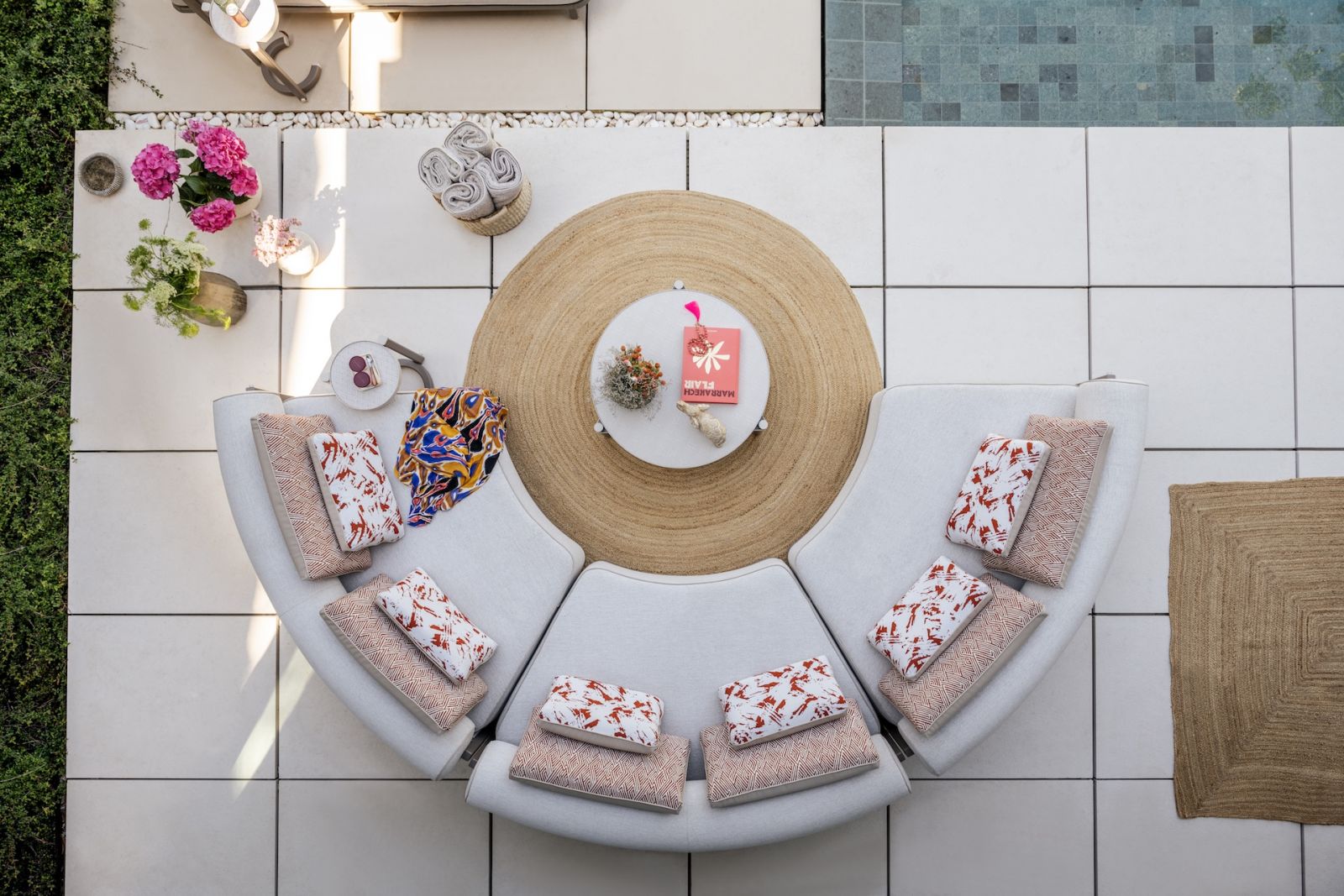 Saint-Tropez Curved Outdoor Sofa by Frato, the perfect furniture pick for the summer