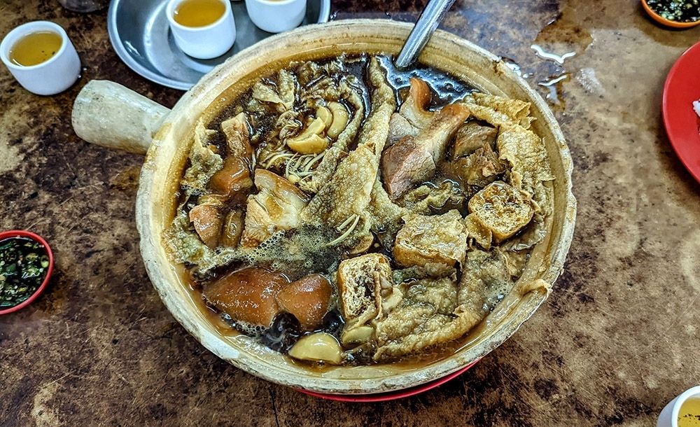 A bubbling cauldron of herbaceous broth (Photo: Ethan Lau)