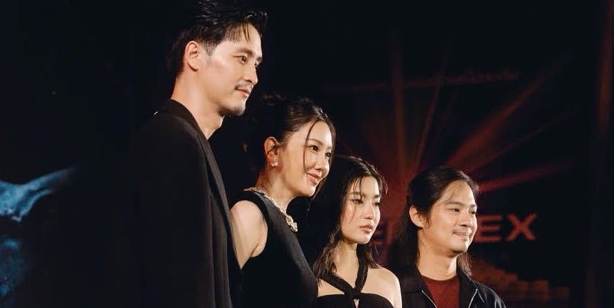 สามนักแสดงและผู้กำกับภาพยนตร์สุสานคนเป็น (จากซ้าย: แก๊ป ธนเวทย์, นุ่น วรนุช, ก้อย อรัชพร และโอ๊ต วทัญญู