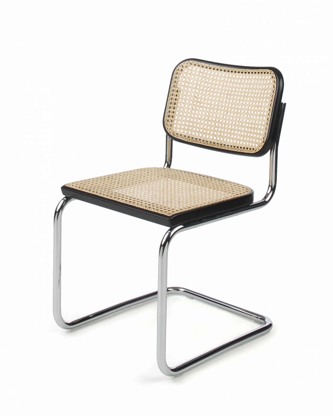The S 32 chair by Marcel Breuer proves that good design transcends trends (Photo: Thonet)