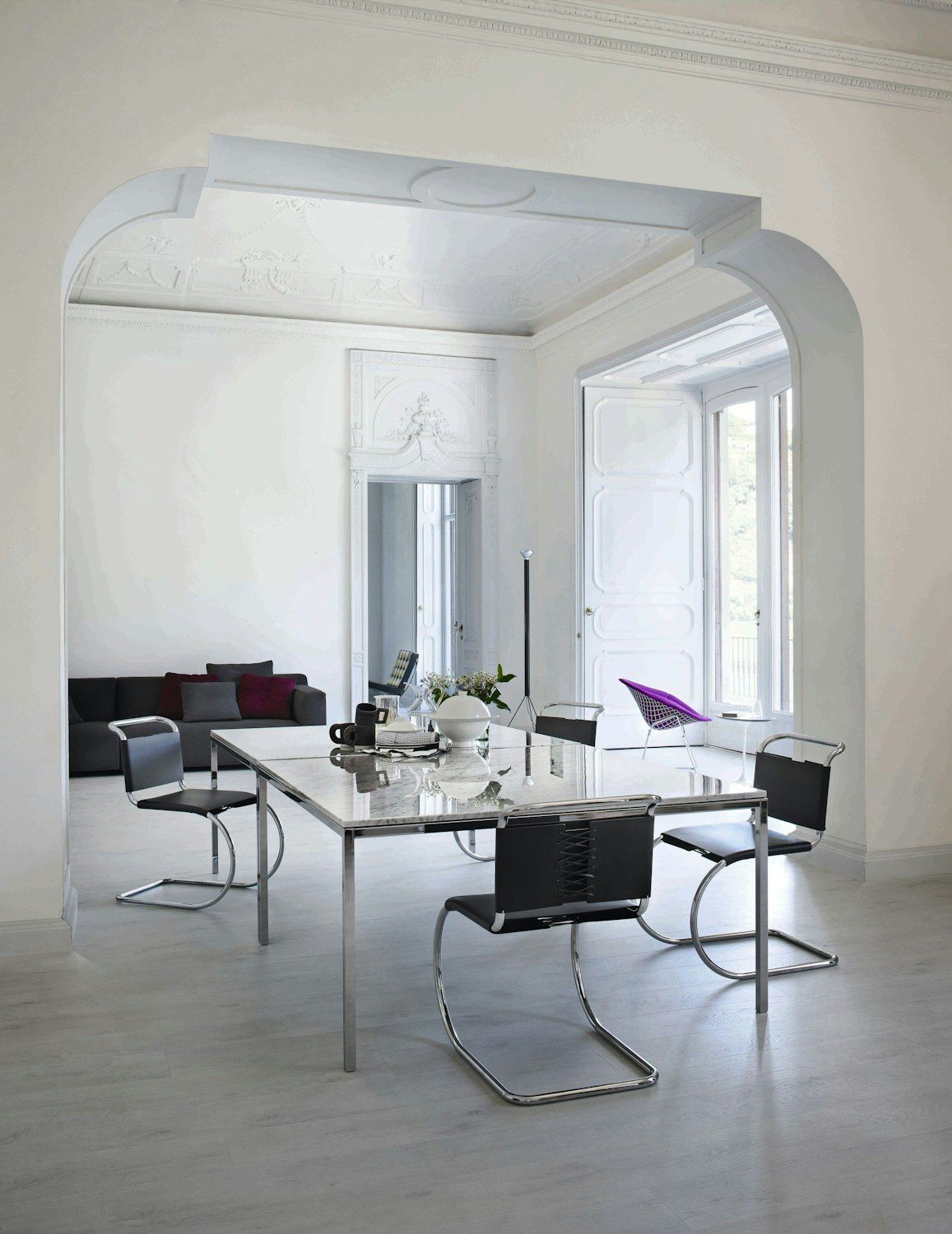 The MR10 chair blends functional minimalism with flowing form—Mies van der Rohe at his finest (Photo: Knoll)