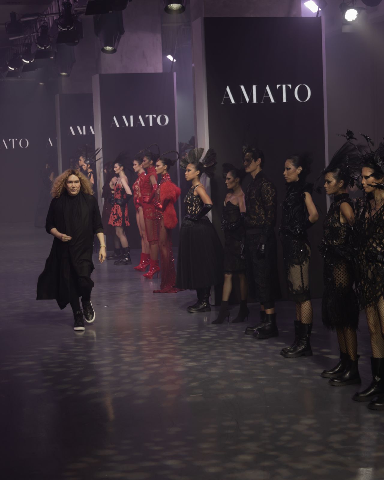 Furne One, the world-renowned Filipino talent behind Amato Couture, walks down the runway after unveiling his new collection (Photo: Courtesy of Bench)