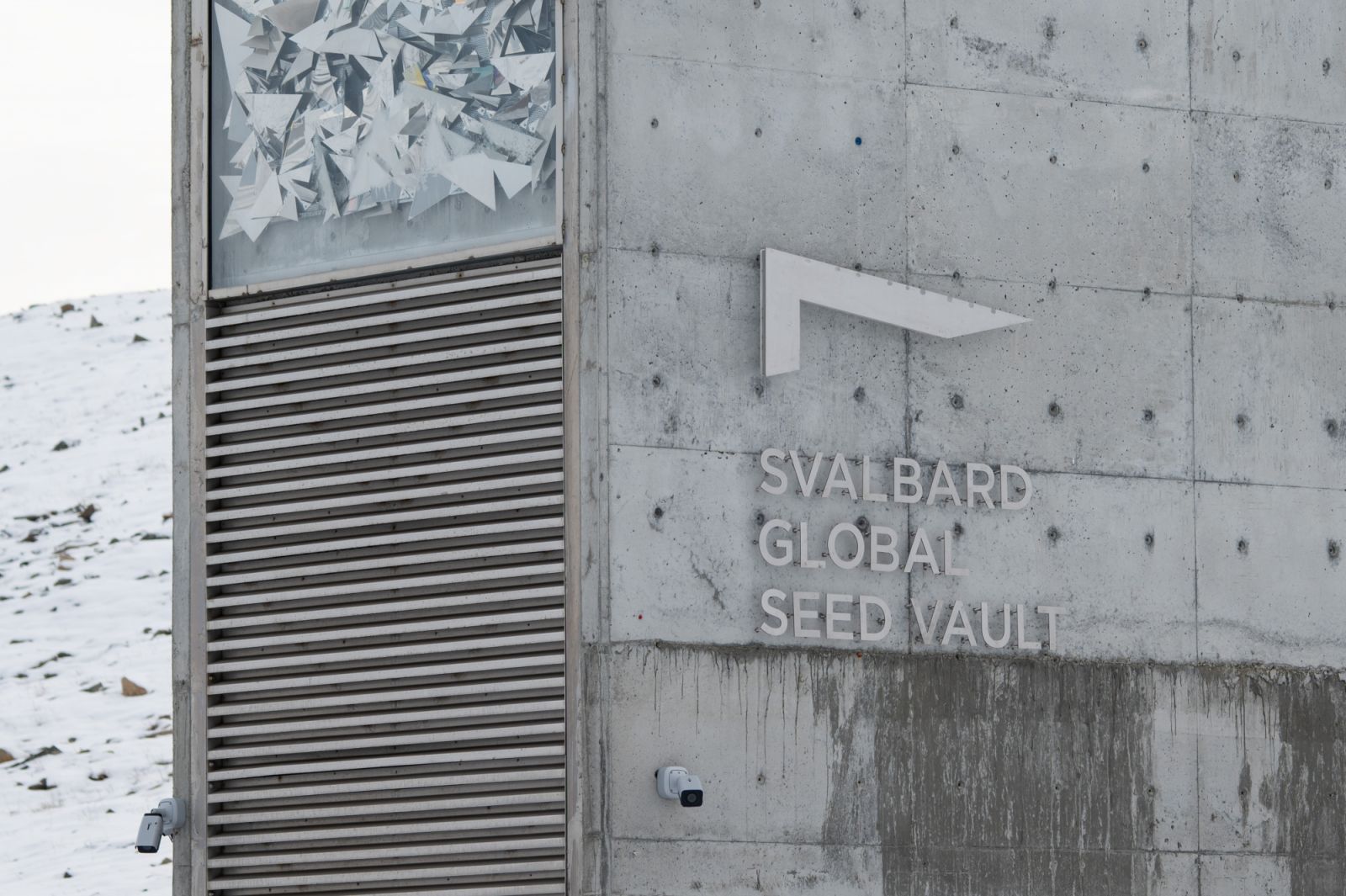 24 September 2023, Norway, Longyearbyen: The facade of the Global Seed Vault. Photo: Sebastian Kahnert/dpa (Photo by Sebastian Kahnert/picture alliance via Getty Images)