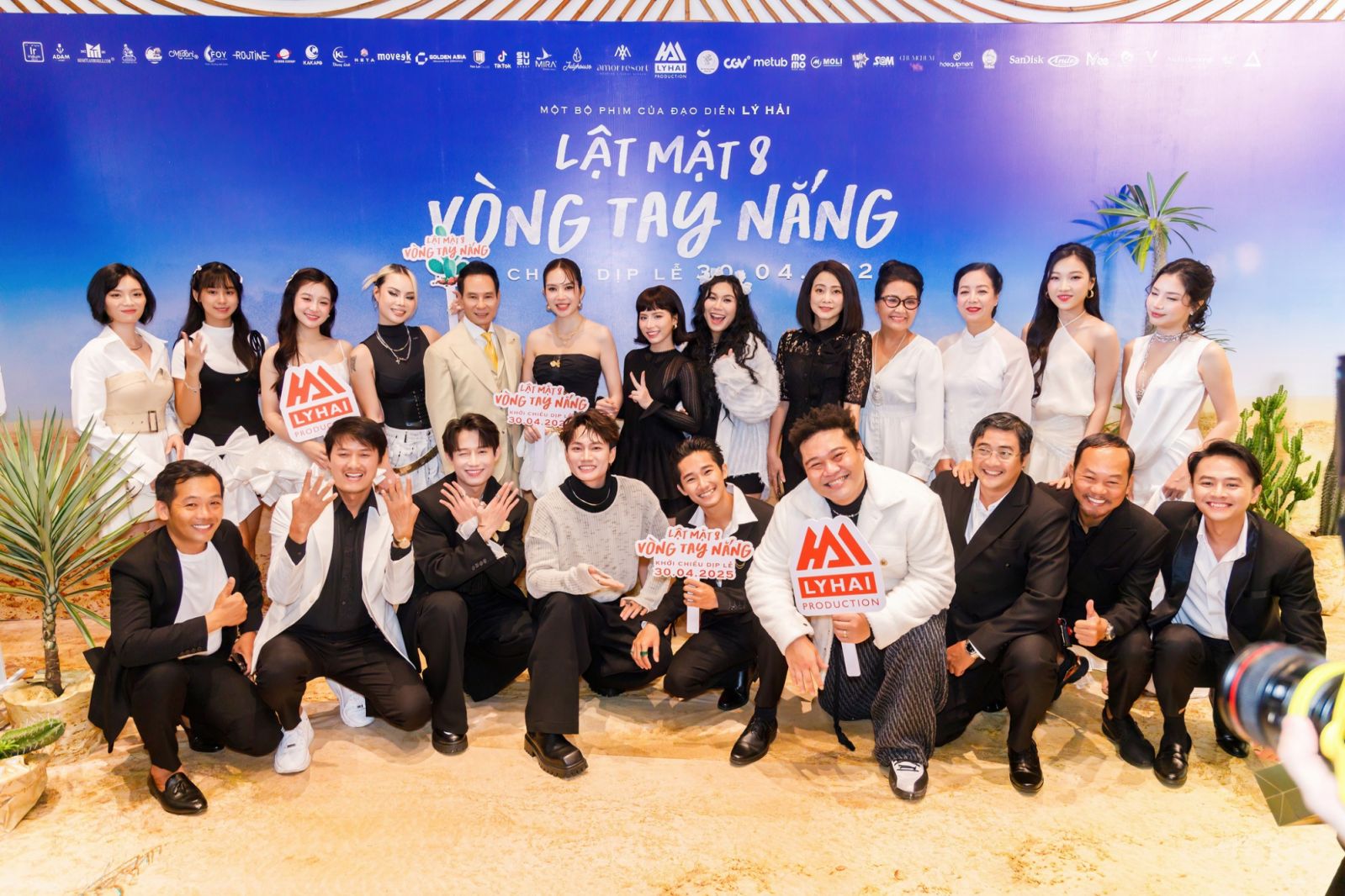 Ly Hai and Minh Ha pictured alongside cast members and guests at the press conference launching the Lat Mat 8 film project (photo: Facebook/Ly Hai Minh Ha)