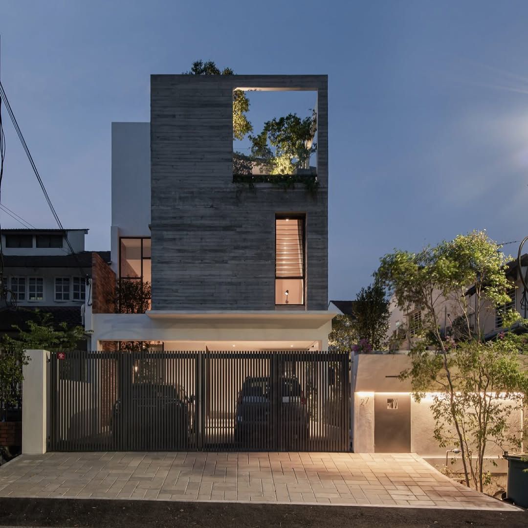 The board-marked façade of End-lot House in Bangsar (Photo: David Yeow Photography)