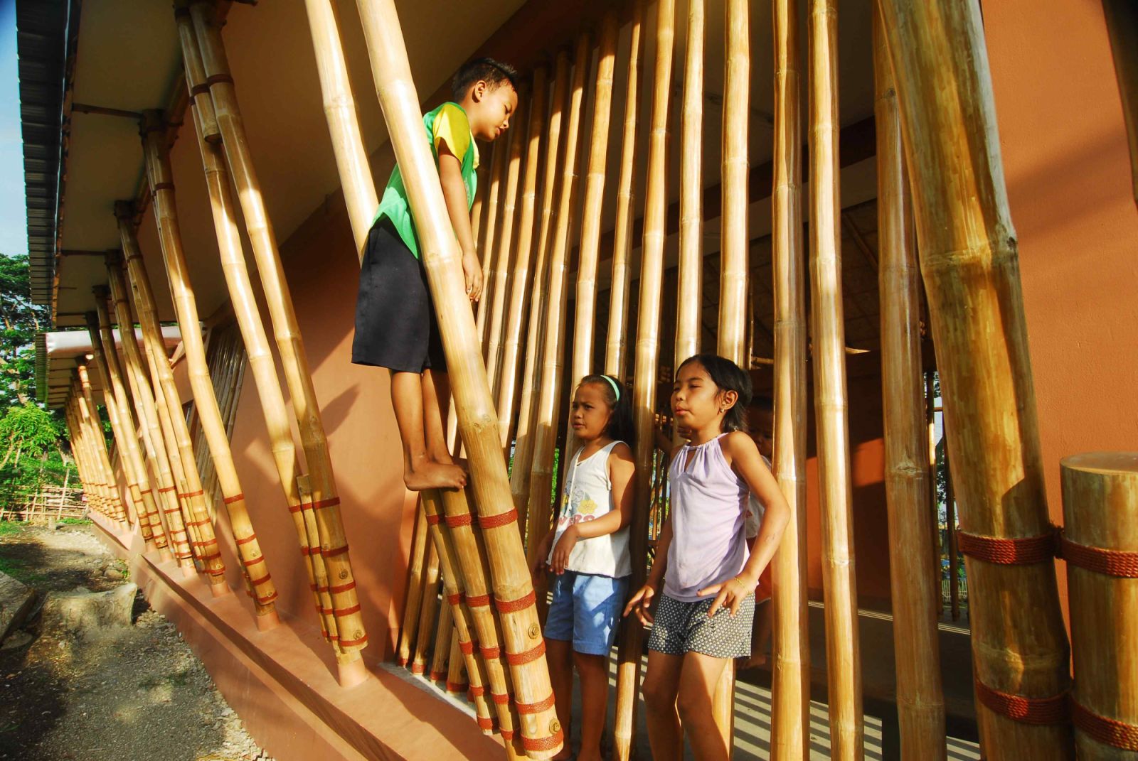 The project recognises bamboo as a sustainable and viable building material for the tropics