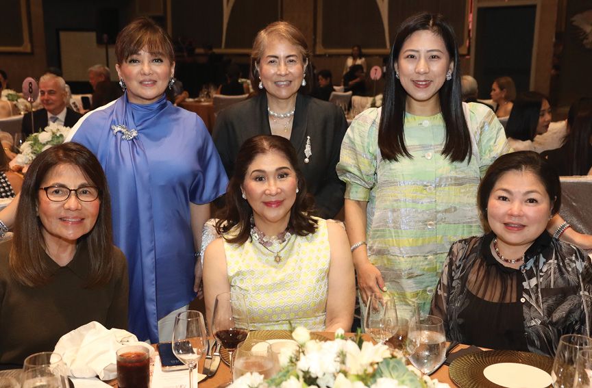 Eisa Mercado, Suzette Ayson, Mons Romulo, Marina Deleon Go, Claire Ho-Mercado, and Florabel Co-Yatco at the CPN Dinner 2025