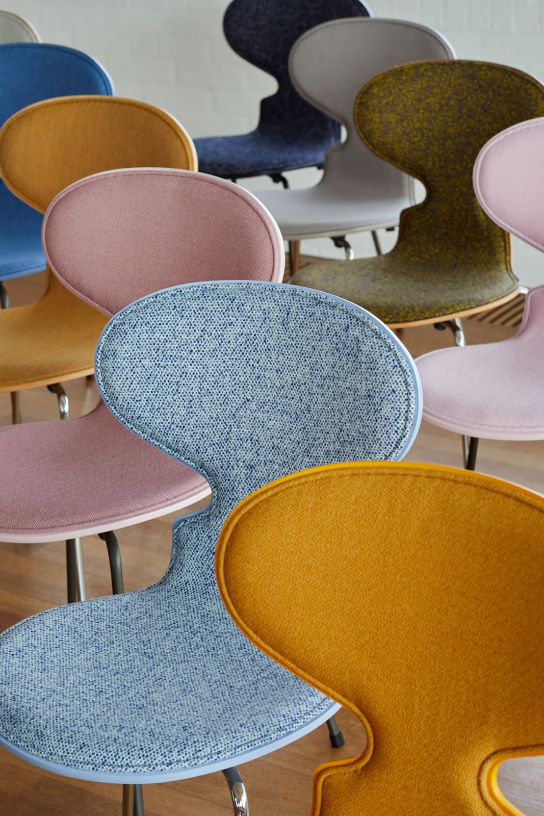 Ant chair by Fritz Hansen from Dimensione for your home interior