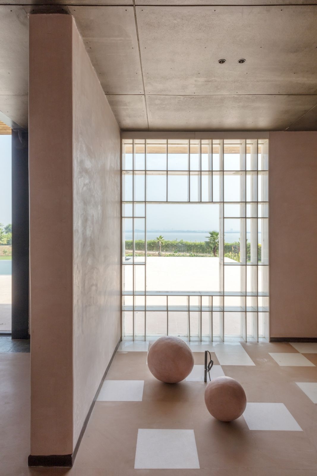 The dynamic textures and colours bringing this living space to life in Hyderabad, India