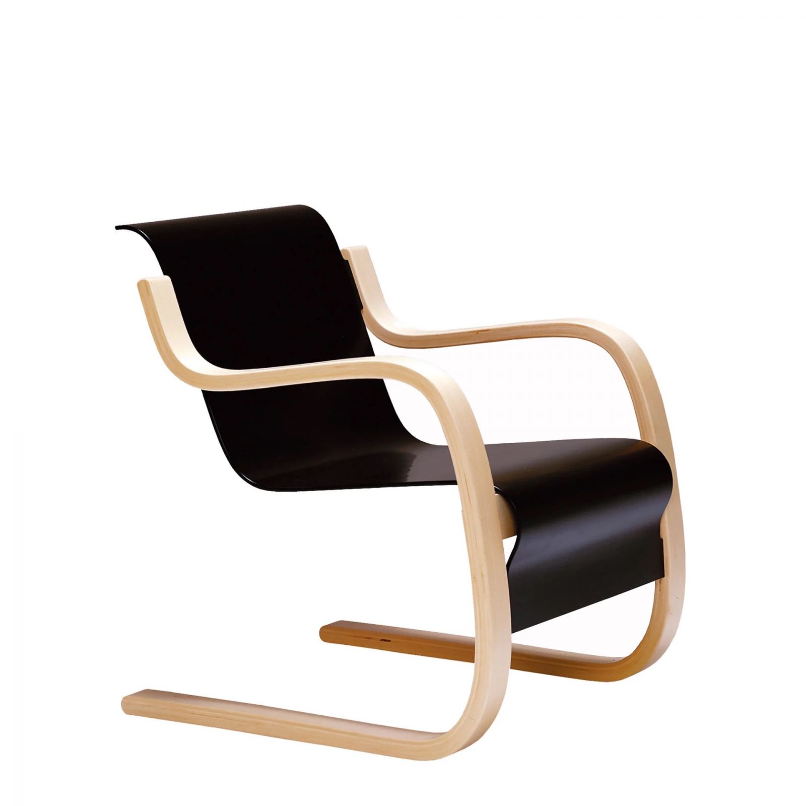 Made of birch laminate, Aalto’s 42 chair redefined what modern comfort could look and feel like (Photo: Artek)
