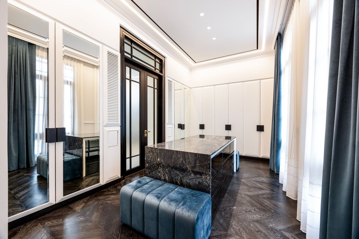 Dutch colonial influences are evident in the master suite’s walk-in wardrobe