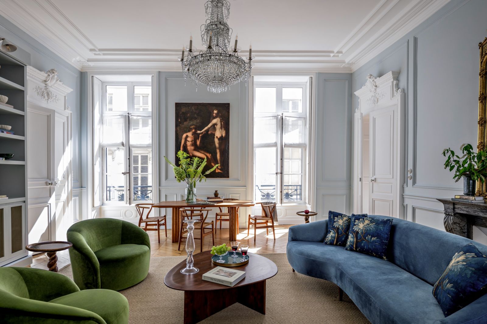 The bright apartment was part of a former 18th-century Hôtel Particulier