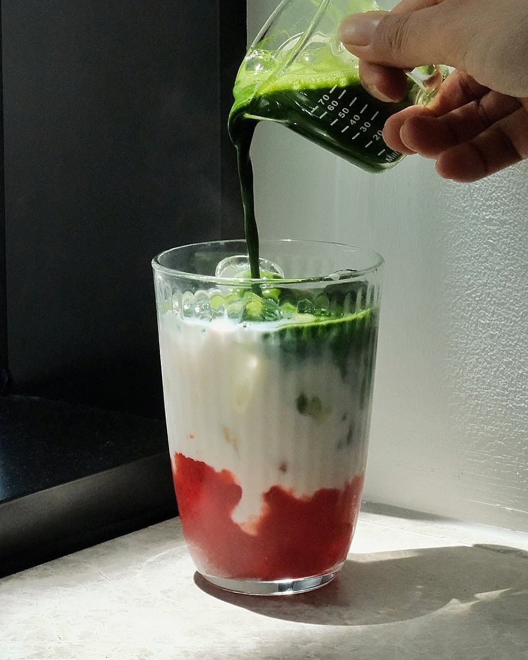 Strawberry matcha latte almost done (Photo: Instagram / @supernova.bne)