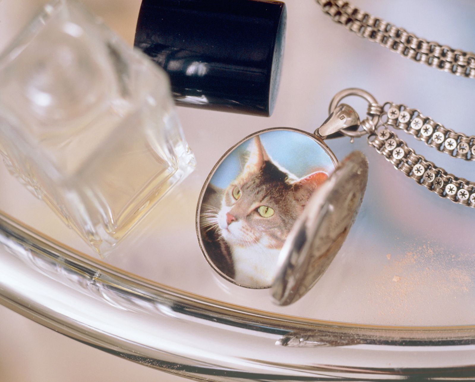 A locket is always a perfect gift for her this Mother’s Day (Photo: Getty Images)