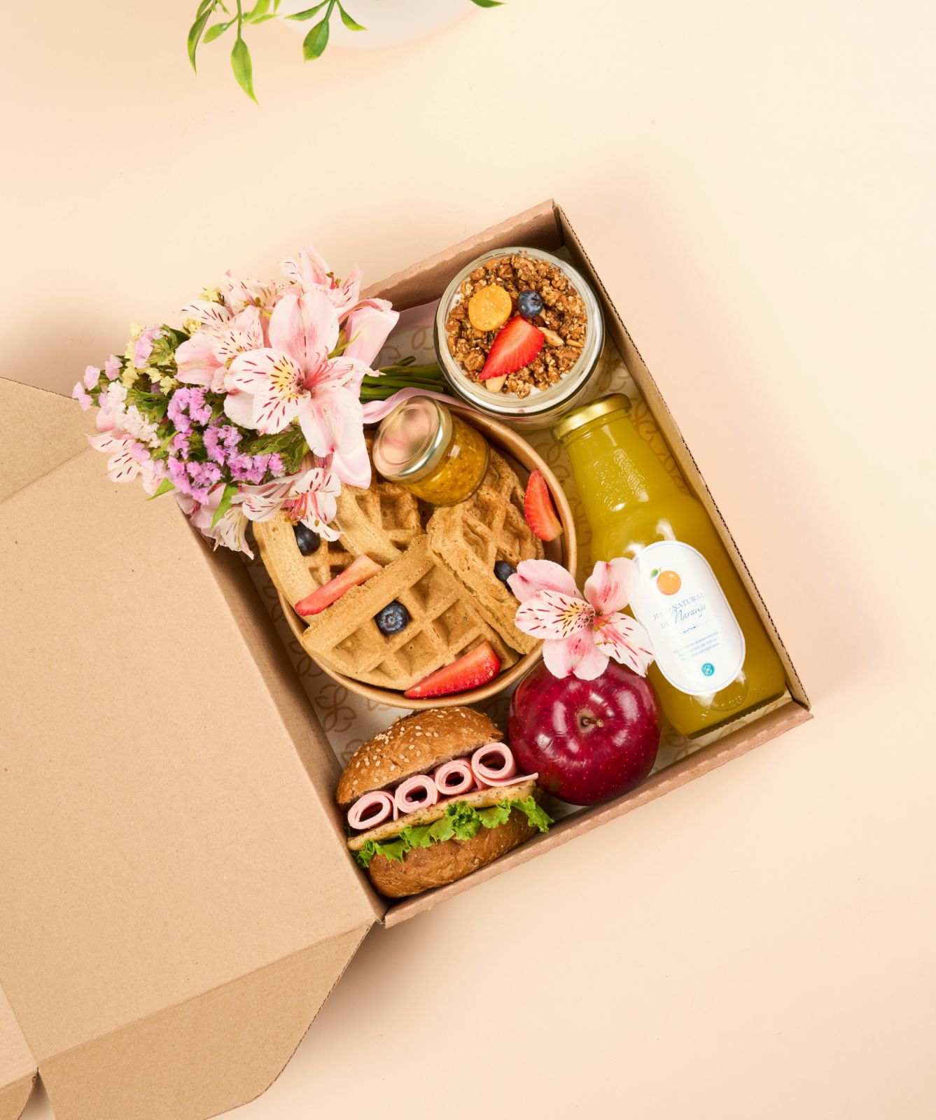 Surprise your mum with a healthy meal delivery service this Mother’s Day (Photo: Angel Villanueva / Unsplash)